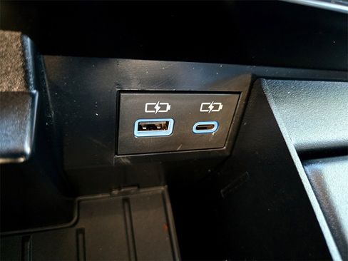 Used 2024 Toyota Tundra Limited image 22