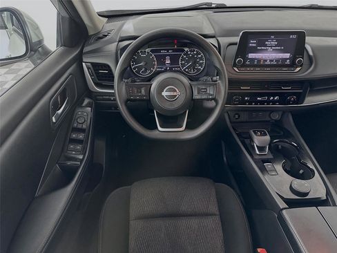 Used 2024 Nissan Rogue SV image 21