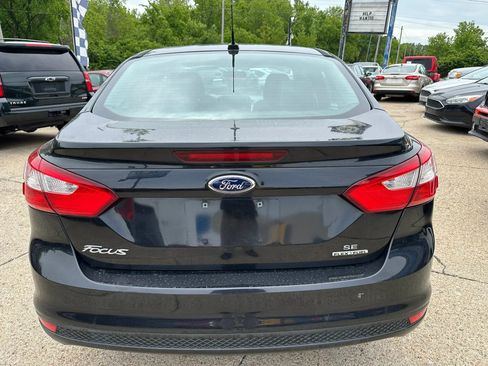 Used 2013 Ford Focus SE w/ SE Winter Pkg FWD image 6