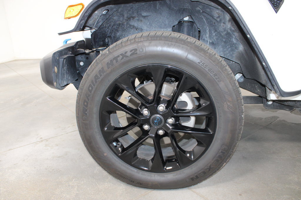 Used 2024 Jeep Wrangler Unlimited Sahara AWD/4WD image 44