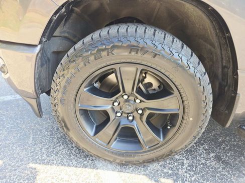 Used 2022 RAM 1500 Big Horn AWD/4WD image 18