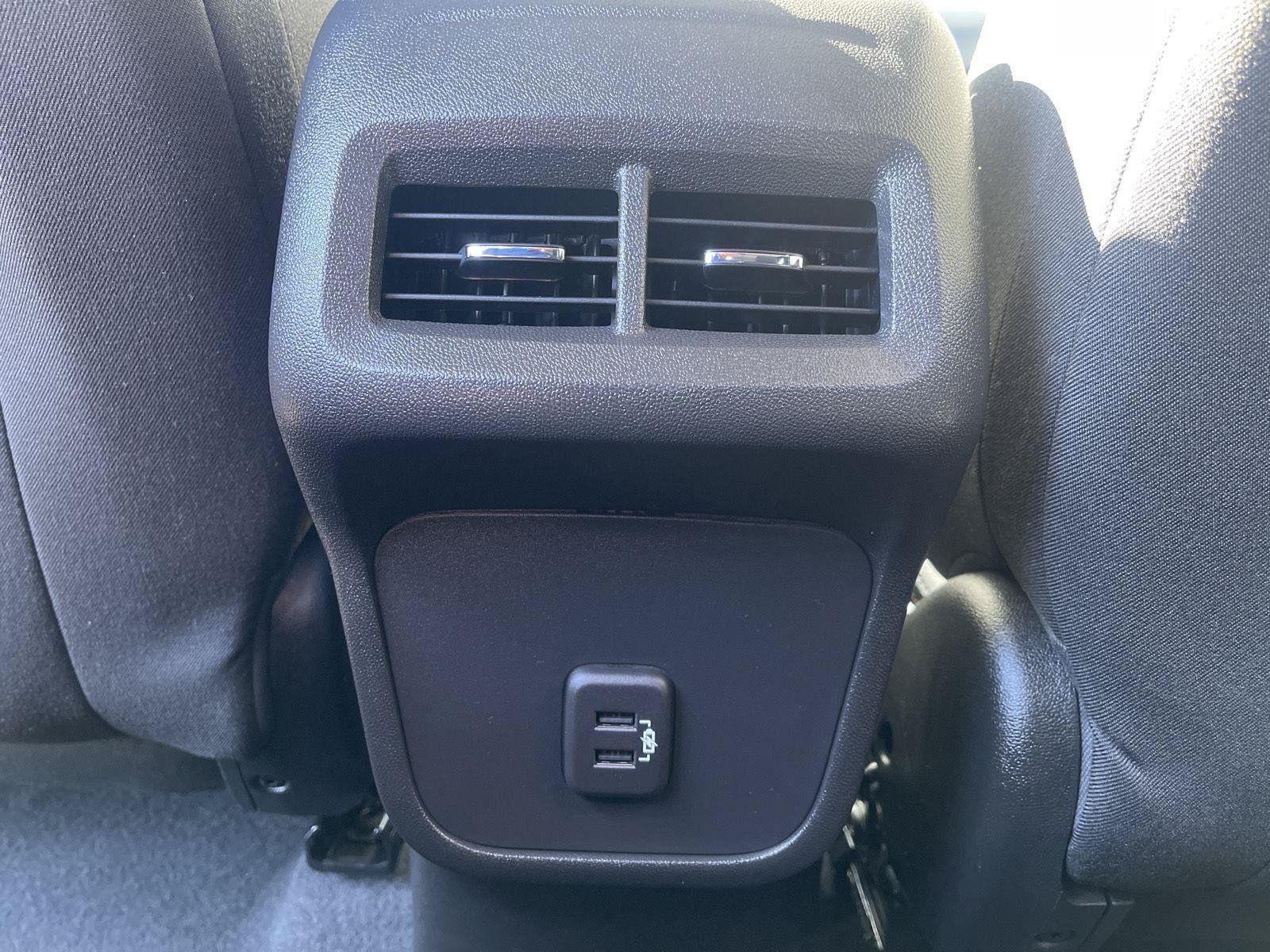 Used 2024 Chevrolet Equinox LT FWD image 34