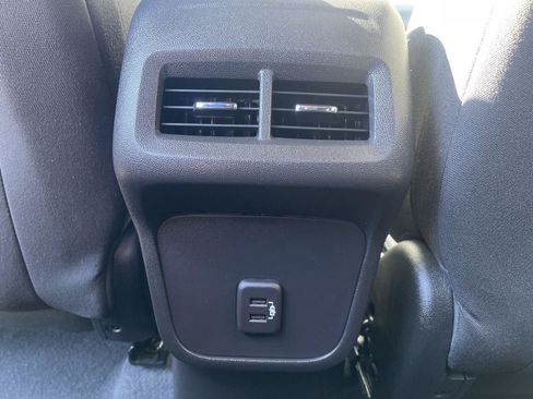 Used 2024 Chevrolet Equinox LT FWD image 34