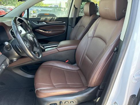 Used 2020 Buick Enclave Avenir w/ Avenir Technology Package image 11