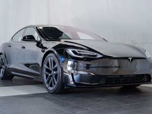 Used 2022 Tesla Model S Plaid image 1