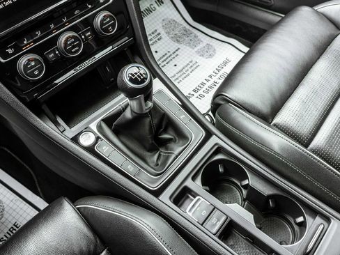 Used 2019 Volkswagen Golf R 4-Door image 23