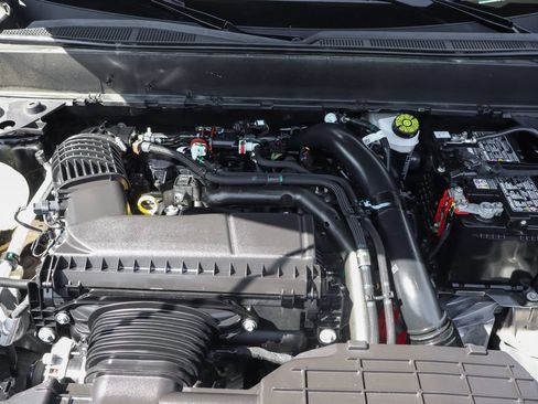 Used 2025 Ford Maverick Lobo AWD/4WD image 14