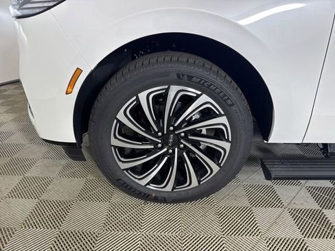 New 2025 Lincoln Navigator Black Label image 34