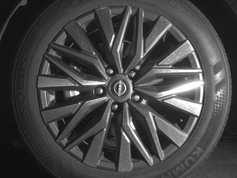 Used 2025 Nissan Altima 2.5 SV FWD image 9