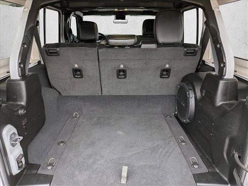 Used 2022 Jeep Wrangler Unlimited Sahara w/ Cold Weather Group image 19