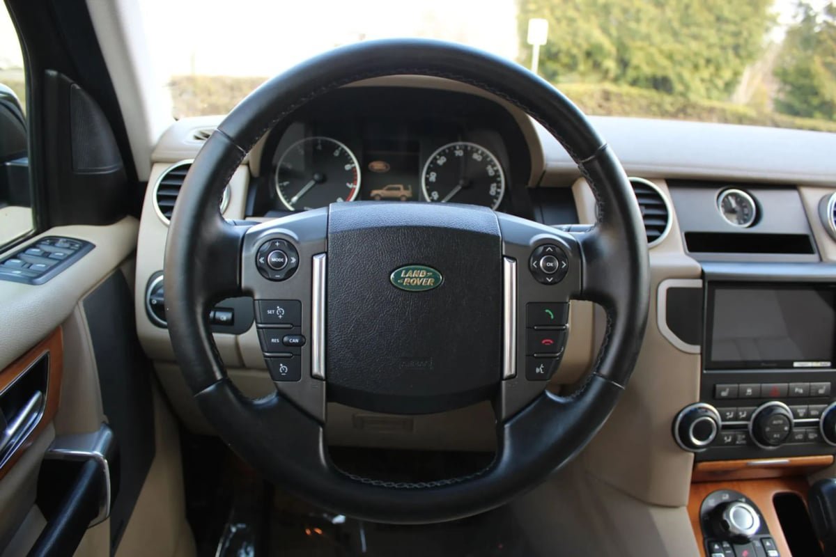 Used 2010 Land Rover LR4 HSE AWD/4WD image 23