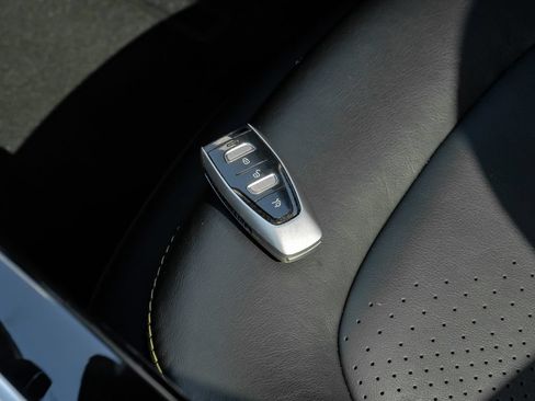 Used 2021 Aston Martin DBX AWD/4WD image 72