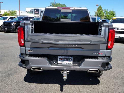 Used 2022 GMC Sierra 1500 AT4 w/ AT4 Preferred Package AWD/4WD image 12