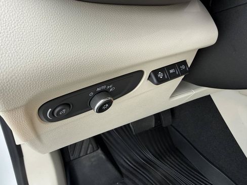 Used 2023 Buick Envision Avenir AWD/4WD image 16