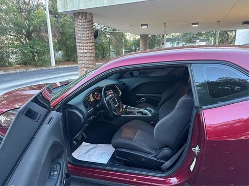 Used 2019 Dodge Challenger R/T image 9