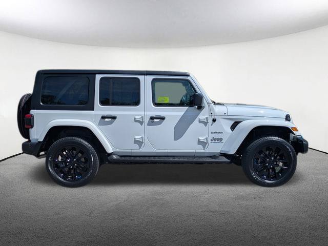 Used 2023 Jeep Wrangler Unlimited Sahara w/ Cold Weather Group AWD/4WD image 3