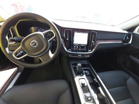 Used 2025 Volvo V60 B5 Cross Country Plus AWD/4WD image 5