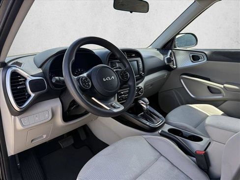 Used 2022 Kia Soul LX FWD image 10