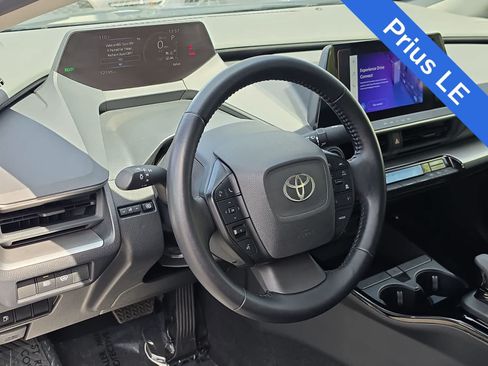 Used 2023 Toyota Prius LE FWD image 10