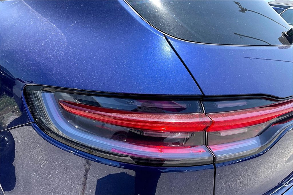 Used 2023 Porsche Macan Turbo AWD/4WD image 40