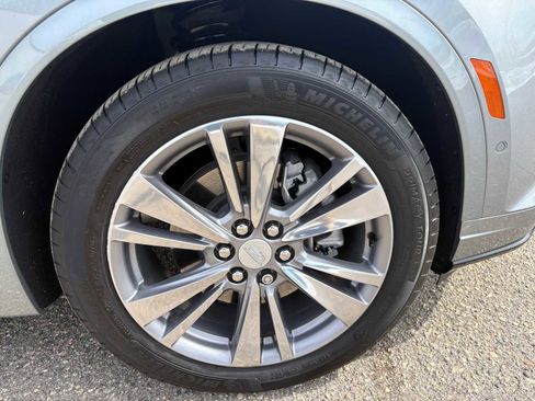 Used 2025 Cadillac XT6 Premium Luxury w/ Technology Package image 32