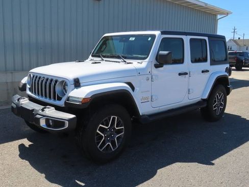 Used 2024 Jeep Wrangler Unlimited Sahara w/ Technology Group AWD/4WD image 9