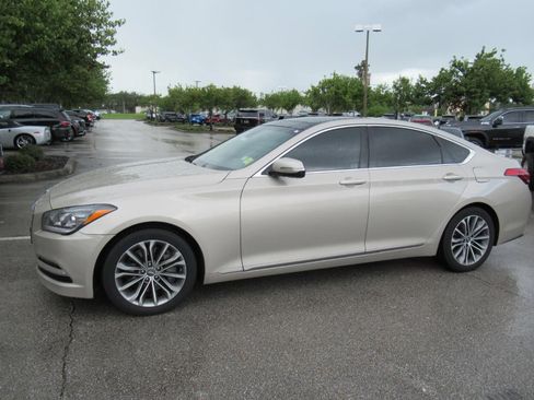Used 2015 Hyundai Genesis 3.8 w/ Option Group 03 RWD image 5