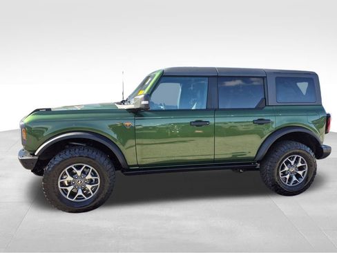 Used 2024 Ford Bronco Badlands image 3