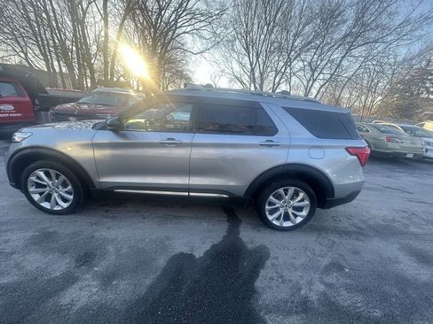 Used 2022 Ford Explorer Platinum w/ Equipment Group 601A image 8