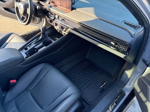 Used 2025 Honda Accord Sport image 34