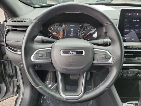 Used 2022 Jeep Compass Latitude w/ Convenience Group AWD/4WD image 24