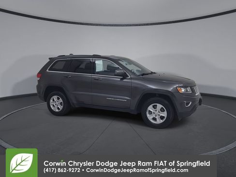 Used 2016 Jeep Grand Cherokee Laredo w/ Quick Order Package 23E AWD/4WD image 2