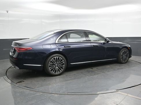 Used 2025 Mercedes-Benz S 580 4MATIC Sedan image 2