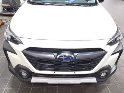 Used 2024 Subaru Outback Limited AWD/4WD image 3