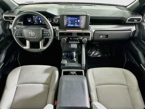 Used 2025 Toyota 4Runner SR5 AWD/4WD image 13