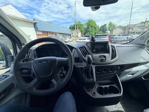 Used 2017 Ford Transit 250 130 Medium Roof RWD image 3