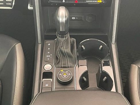 Used 2023 Volkswagen Atlas SEL Premium image 14