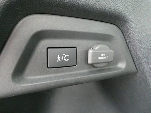 Used 2025 Honda Pilot Black Edition image 17