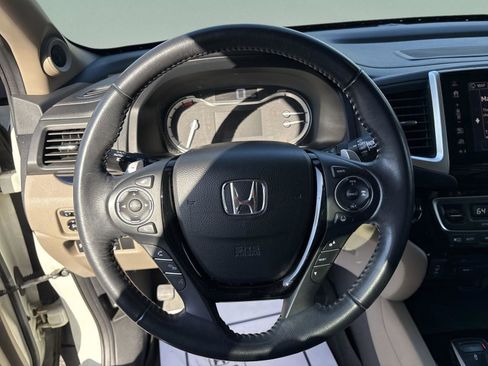 Used 2017 Honda Pilot Touring image 12