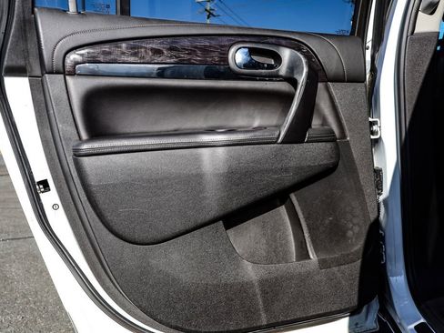 Used 2017 Buick Enclave Premium image 37