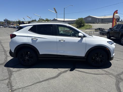Used 2024 Buick Encore GX Sport Touring FWD image 6