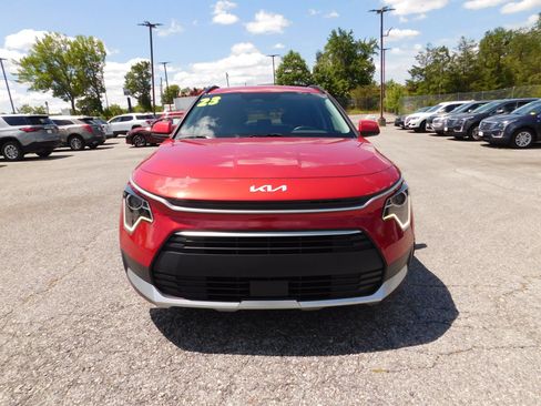 Used 2023 Kia Niro EX FWD image 3