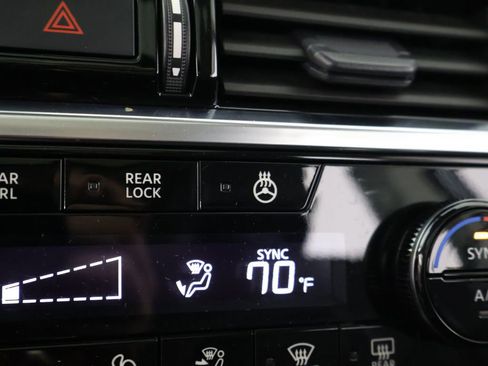 Used 2023 Nissan Pathfinder SL w/ SL Premium Package AWD/4WD image 58
