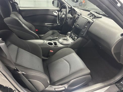 Used 2011 Nissan 370Z Coupe w/ Sport Pkg RWD image 10