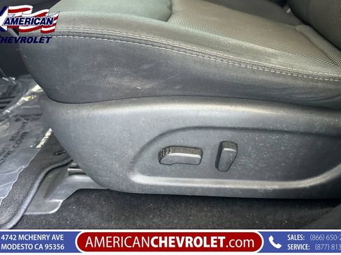 Used 2019 Nissan Pathfinder SV FWD image 14