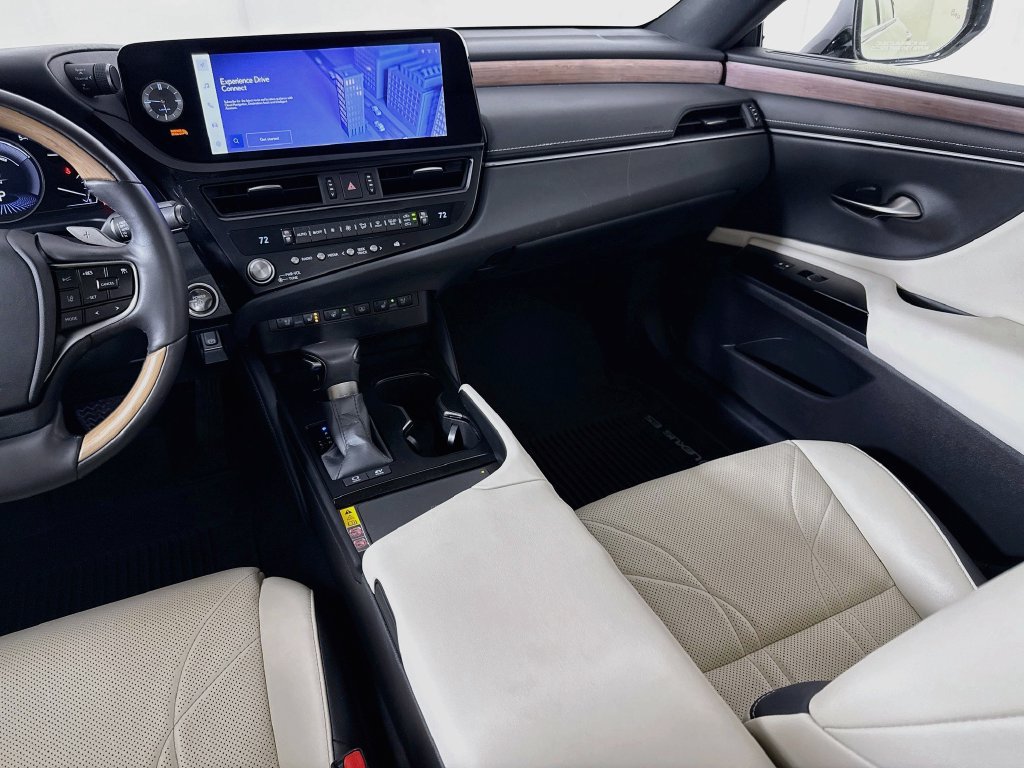 Certified 2024 Lexus ES 300h w/ Technology Package FWD image 24