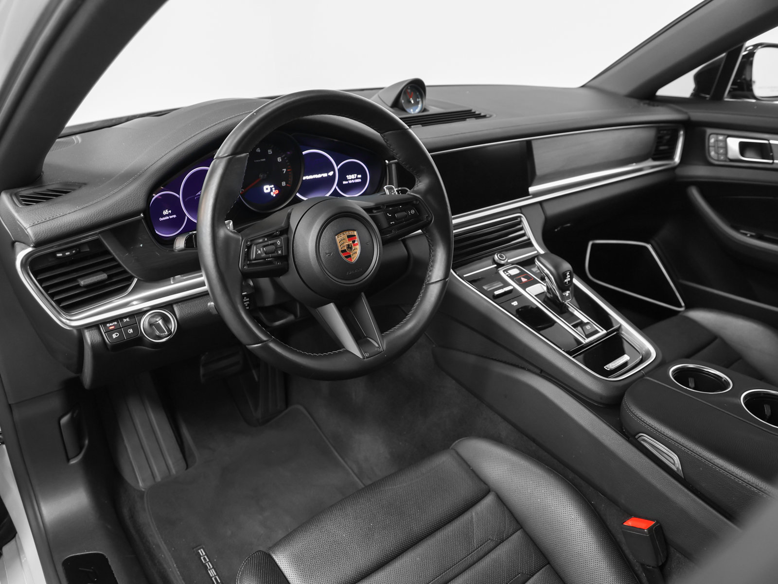 Certified 2023 Porsche Panamera 4 Platinum Edition AWD/4WD image 4