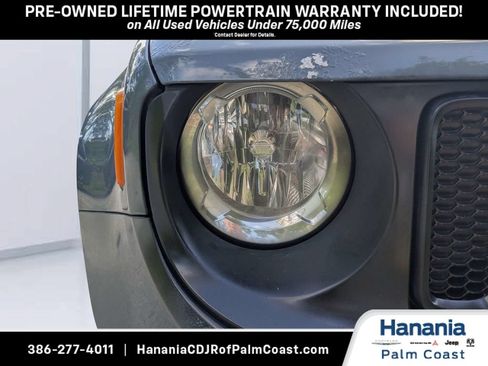 Used 2016 Jeep Renegade Trailhawk w/ Premium Trailhawk Package AWD/4WD image 10