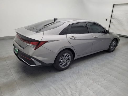 Used 2024 Hyundai Elantra SEL FWD image 10