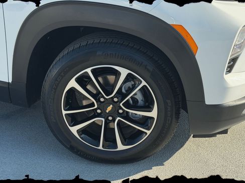 Used 2025 Chevrolet TrailBlazer LT image 28